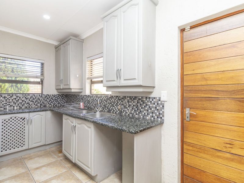 House For Sale in Randpark Ridge - Photo 7