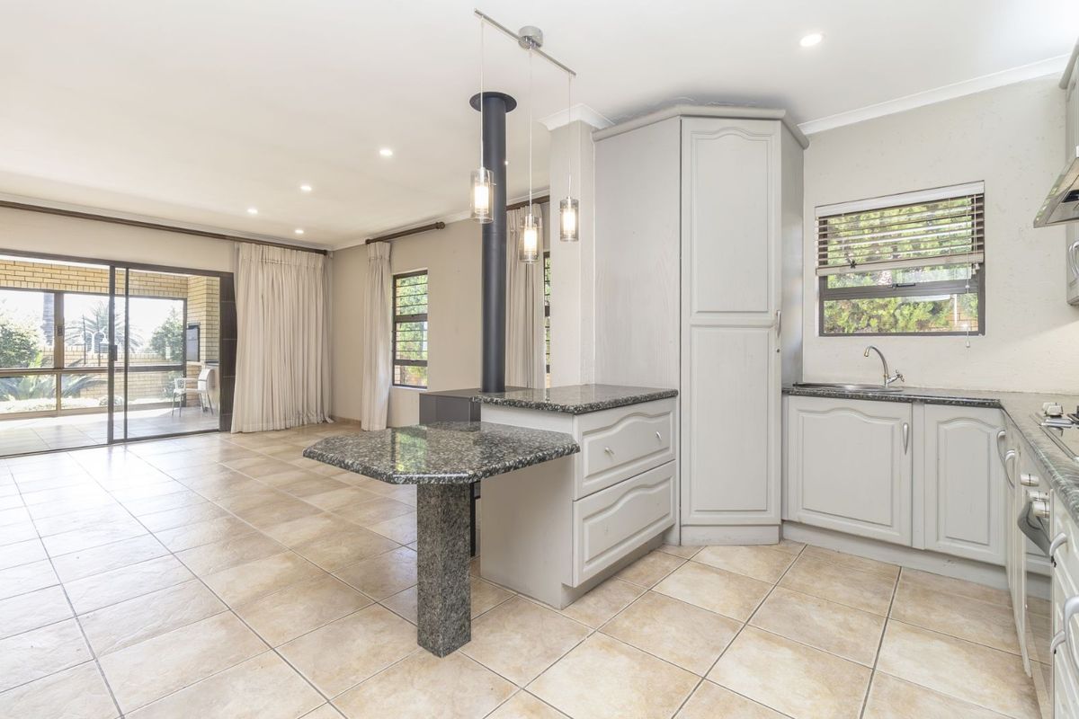 House For Sale in Randpark Ridge - Photo 4