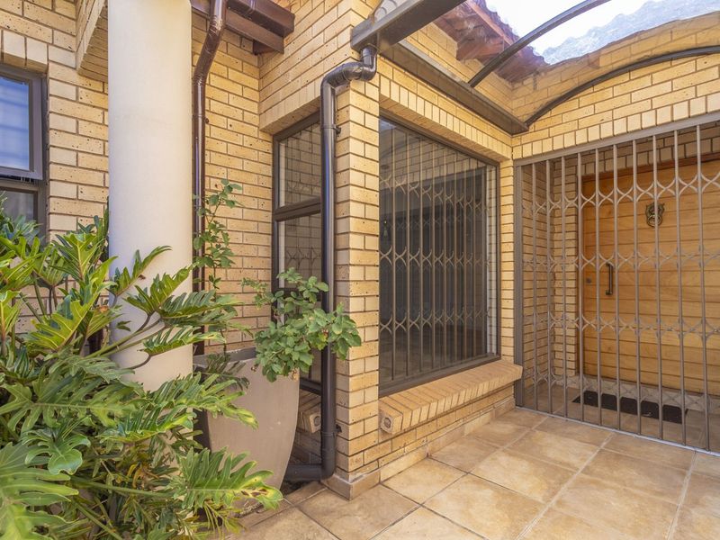 House For Sale in Randpark Ridge - Photo 2