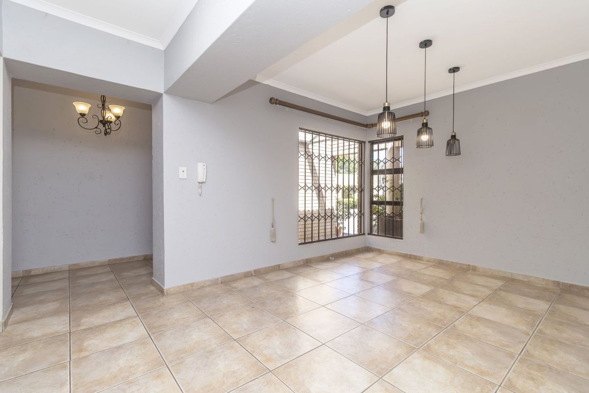 House For Sale in Randpark Ridge - Photo 2