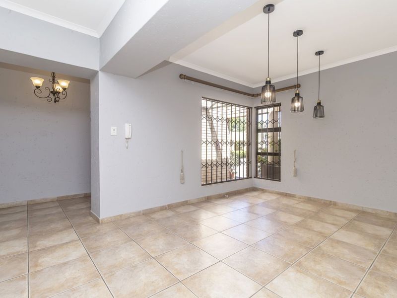 House For Sale in Randpark Ridge - Photo 2