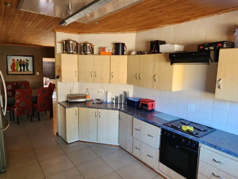 House For Sale in Hillcrest - Photo 6