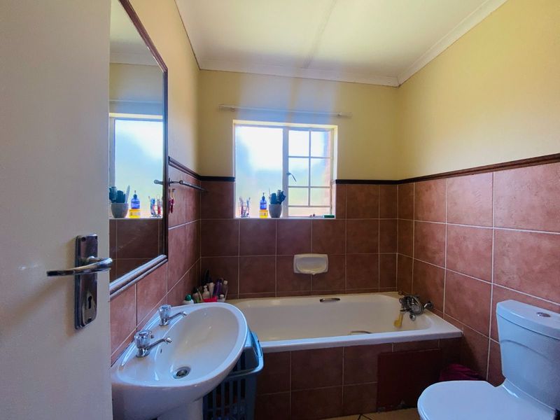 Apartment For Sale in Mooikloof Ridge - Photo 4
