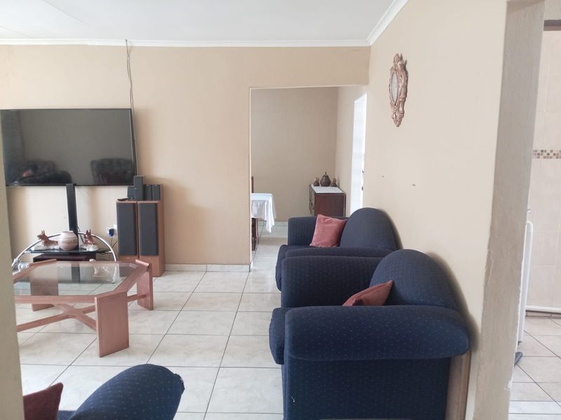 House For Sale in Georginia - Photo 3