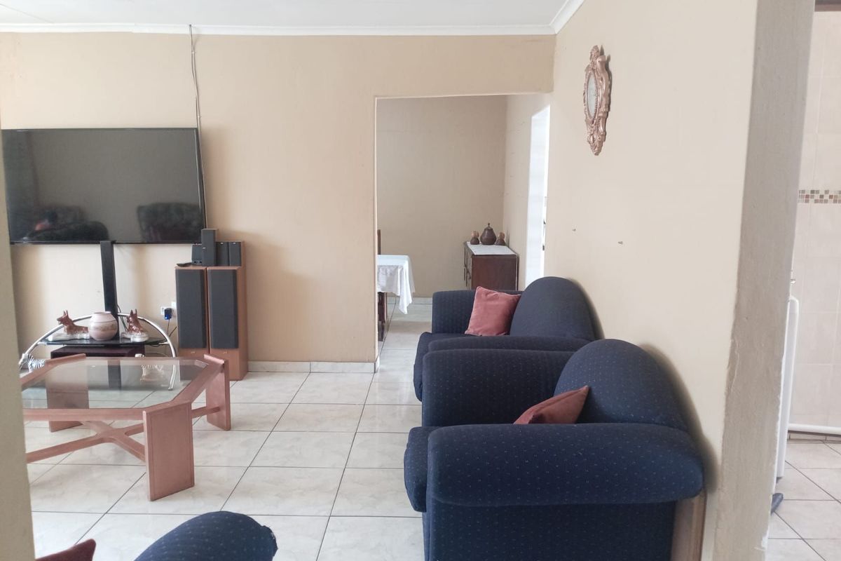 House For Sale in Georginia - Photo 3