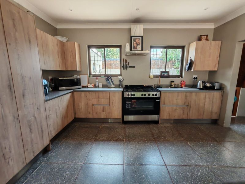 House To Rent in Irene - Photo 9