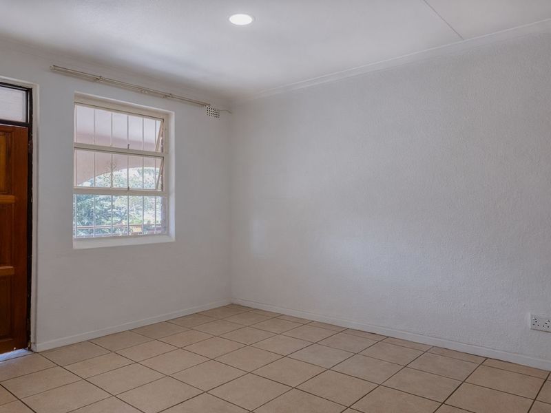 House For Sale in Albertville - Photo 10