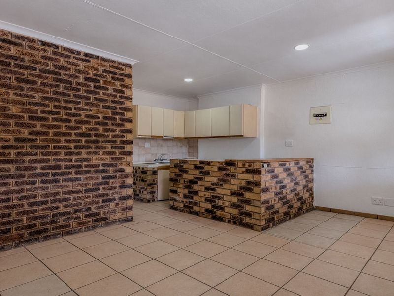 House For Sale in Albertville - Photo 6