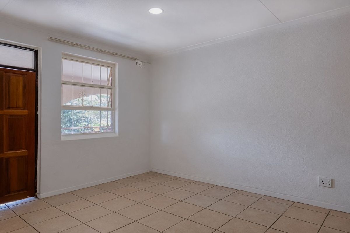 House For Sale in Albertville - Photo 5