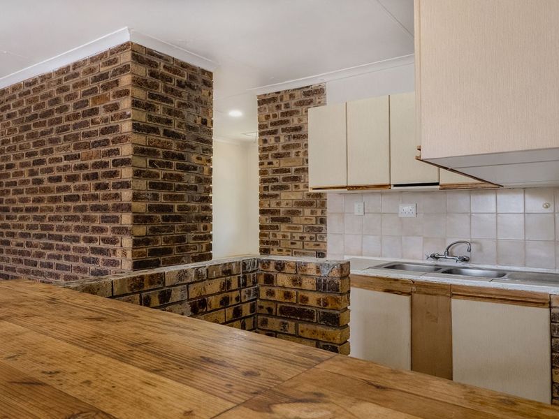 House For Sale in Albertville - Photo 3