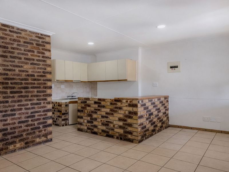 House For Sale in Albertville - Photo 4