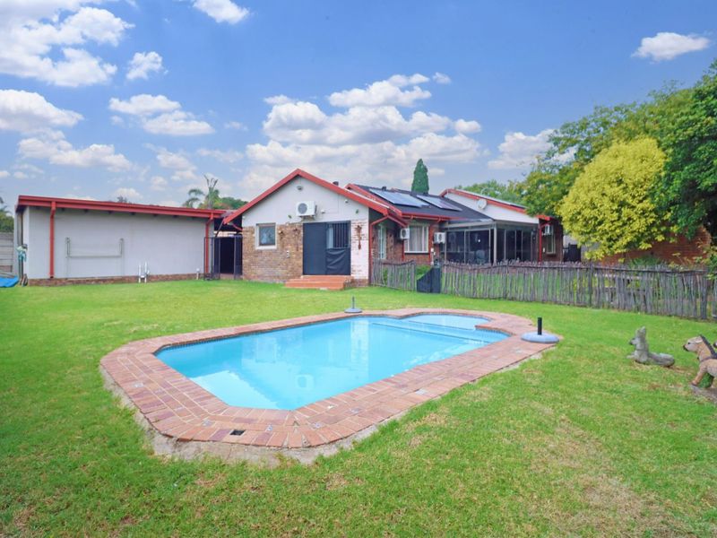 House For Sale in The Reeds - Photo 6