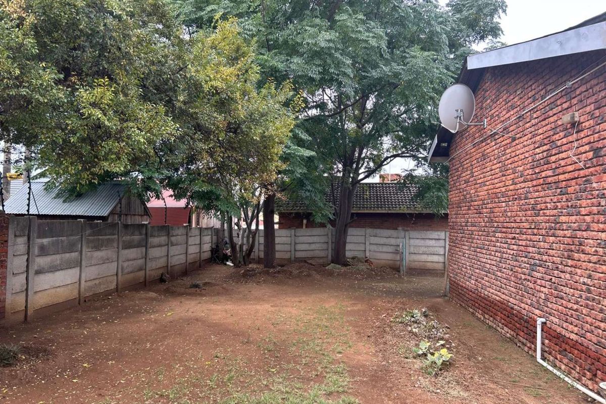 House For Sale in Ivy Park - Photo 4