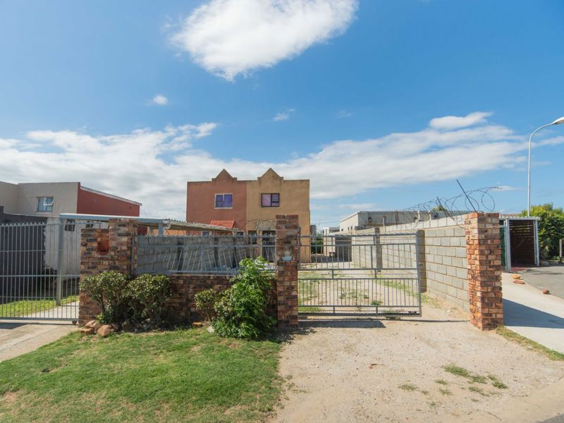 House For Sale in Algoa Park - Photo 2