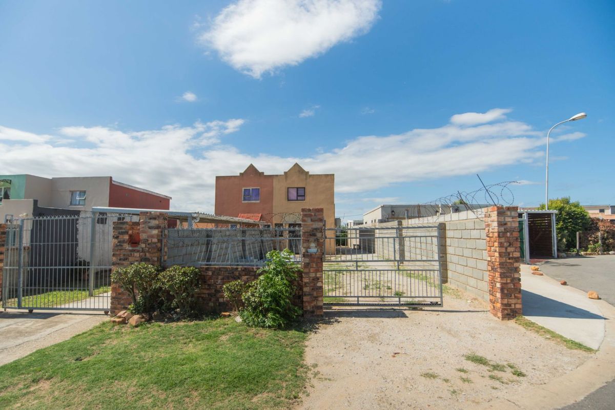 House For Sale in Algoa Park - Photo 2