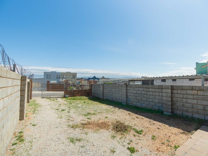 House For Sale in Algoa Park - Photo 4