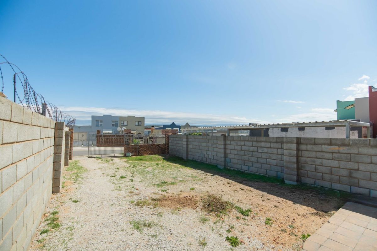 House For Sale in Algoa Park - Photo 4