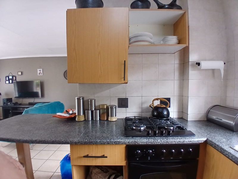 Townhouse For Sale in Ekklesia - Photo 9