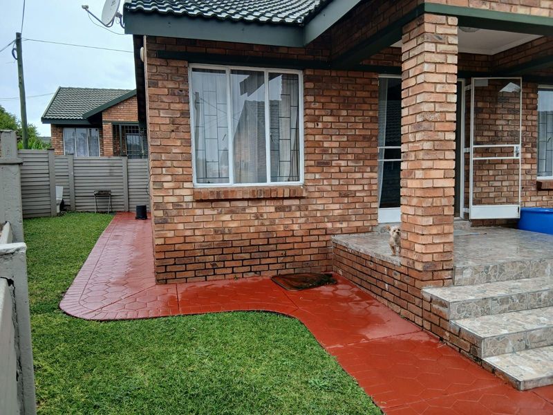 Townhouse For Sale in Ekklesia - Photo 5