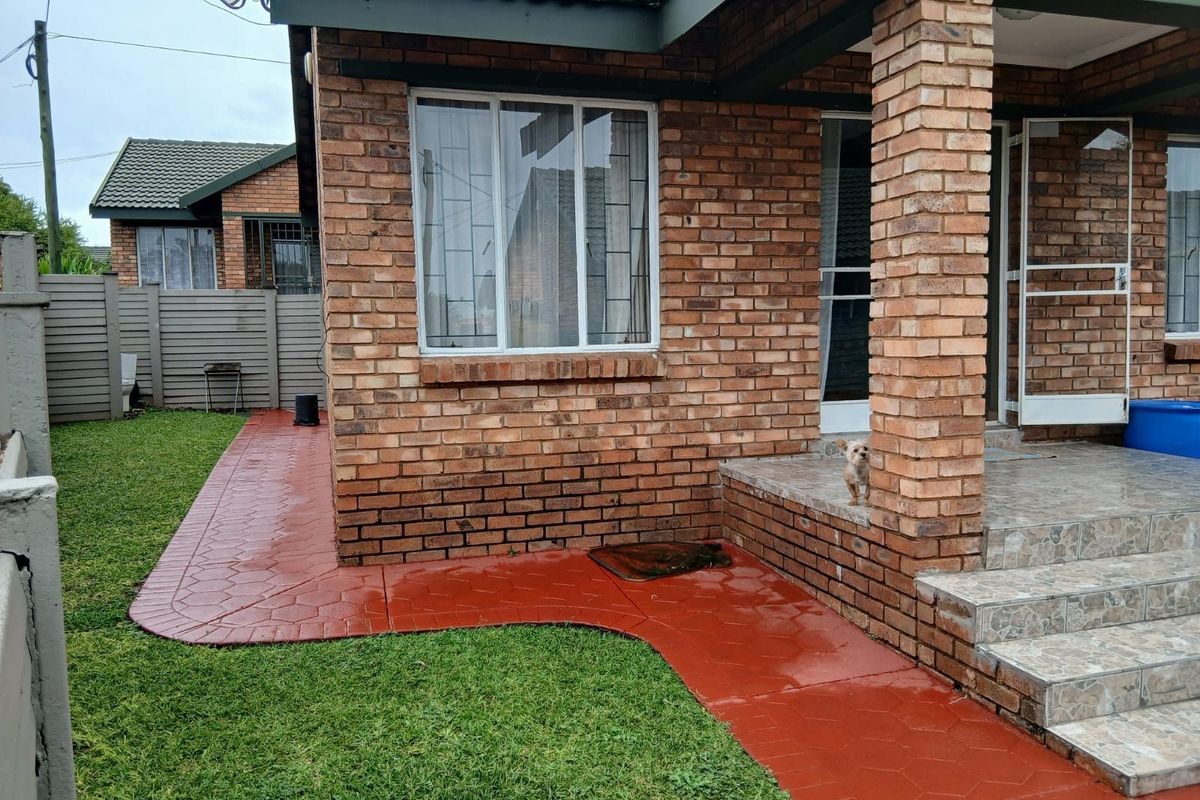 Townhouse For Sale in Ekklesia - Photo 5