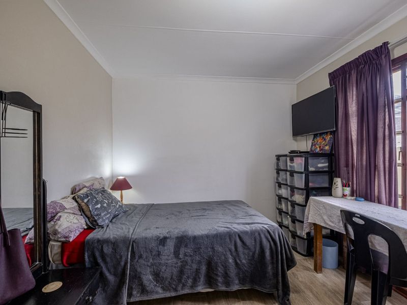 Townhouse For Sale in Lorraine - Photo 10