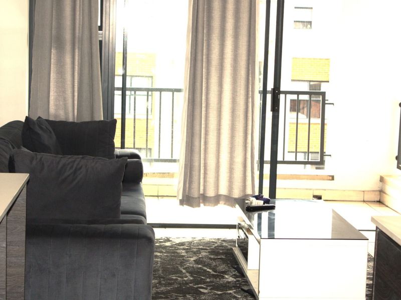 Apartment For Sale in Bryanston - Photo 2