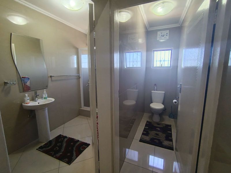 House For Sale in Shallcross - Photo 10