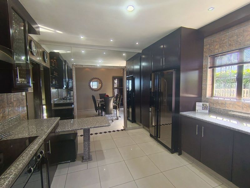House For Sale in Shallcross - Photo 8