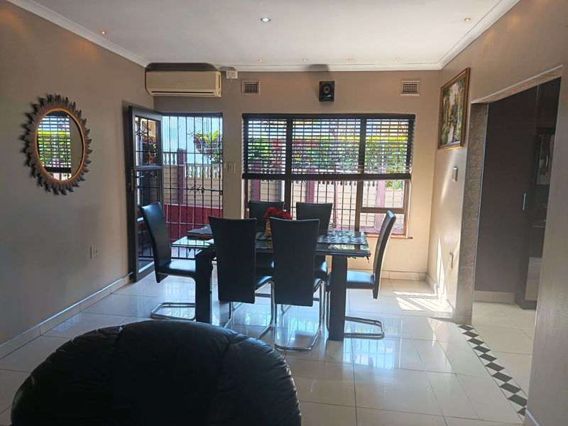 House For Sale in Shallcross - Photo 6