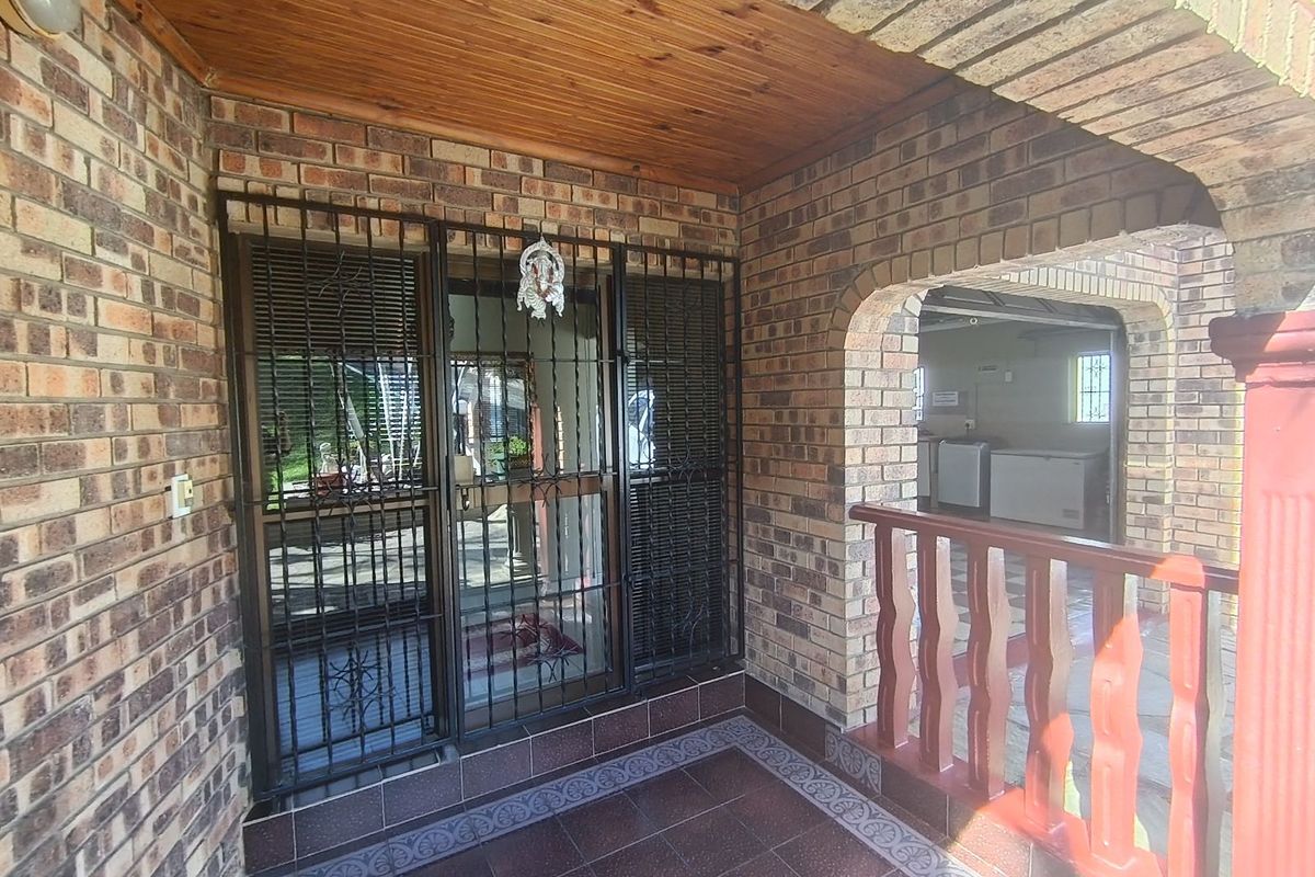 House For Sale in Shallcross - Photo 2