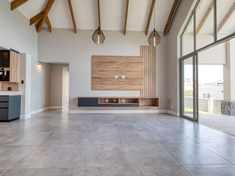 House For Sale in Kingswood Golf Estate - Photo 8