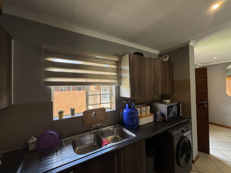 Townhouse For Sale in Monavoni - Photo 8