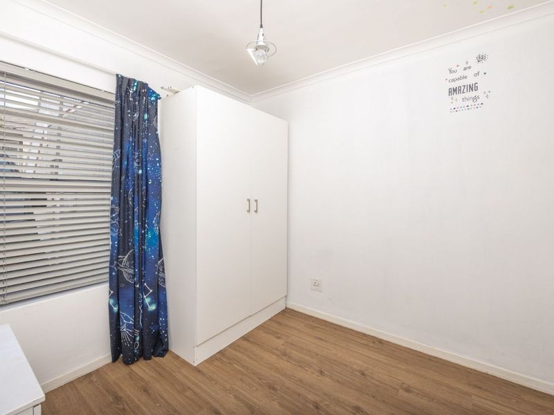 Apartment To Rent in West Beach - Photo 8