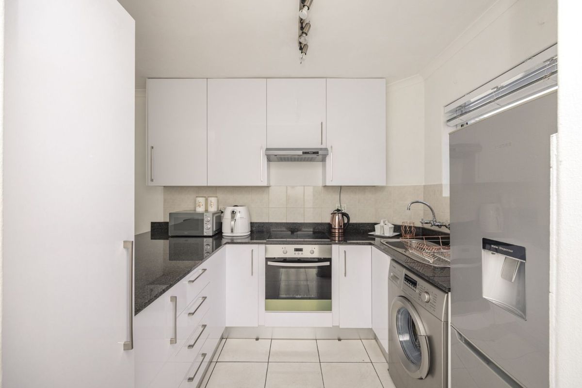 Apartment To Rent in West Beach - Photo 4