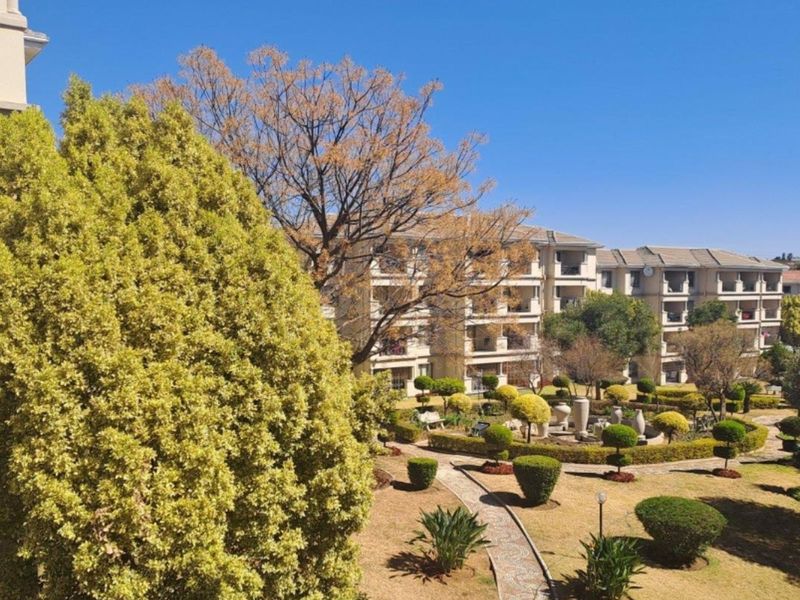 Apartment For Sale in Noordwyk - Photo 2