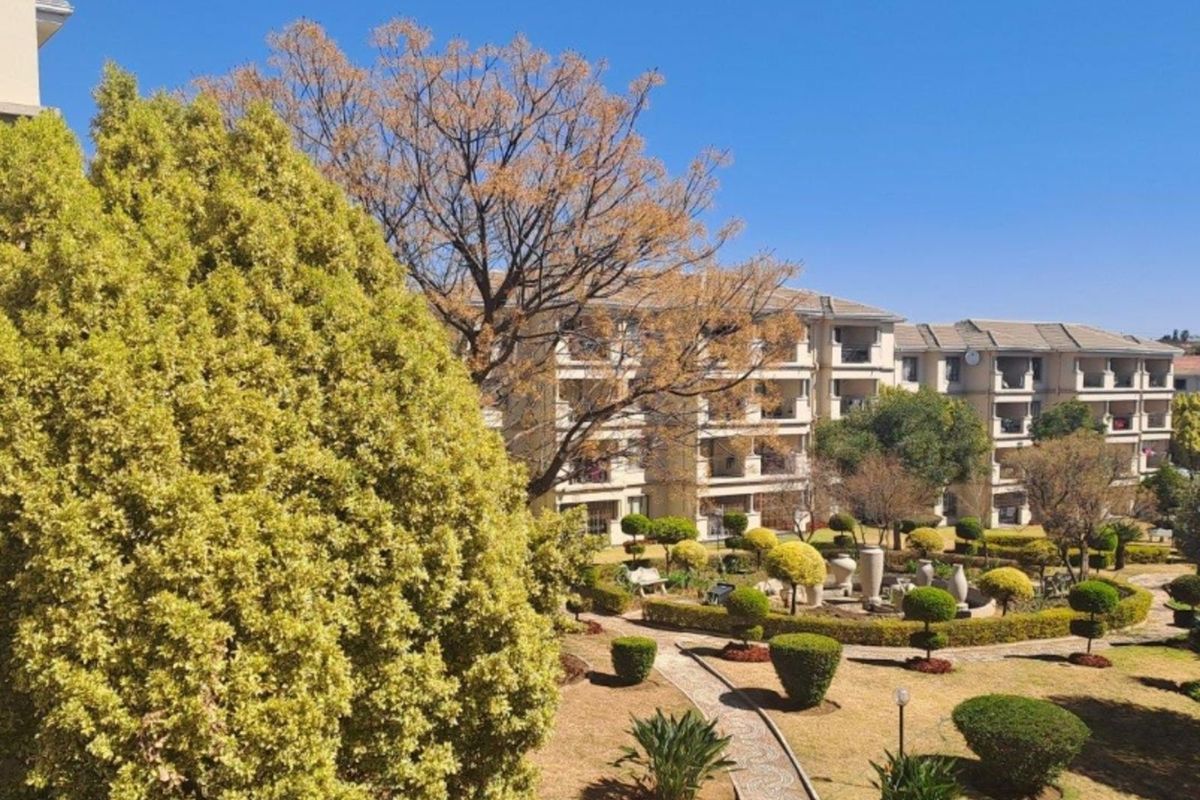 Apartment For Sale in Noordwyk - Photo 2