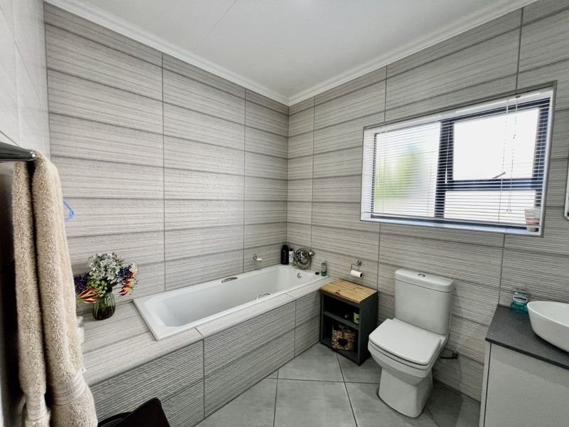 House For Sale in Reebok - Photo 10