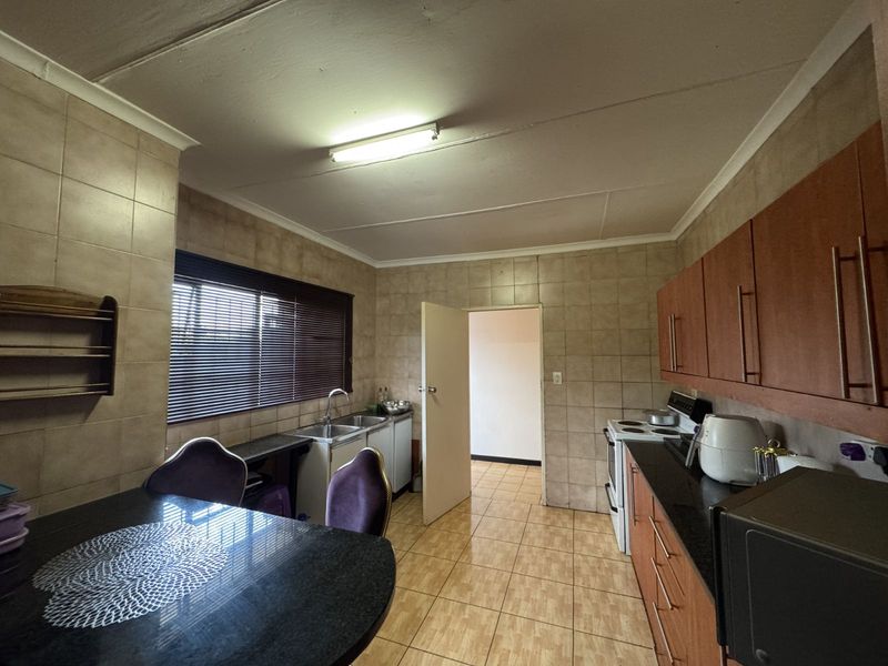 Apartment For Sale in Laudium - Photo 9