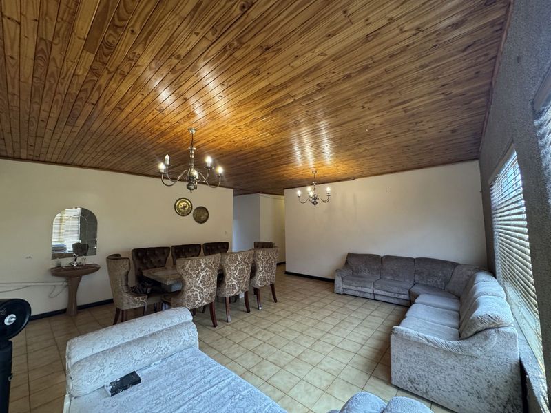 Apartment For Sale in Laudium - Photo 3