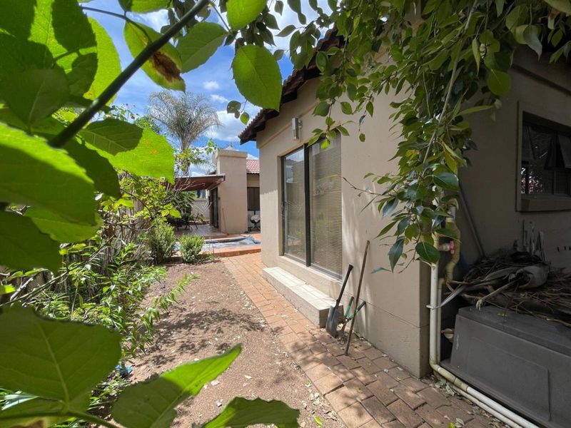 House For Sale in Amberfield Valley - Photo 9