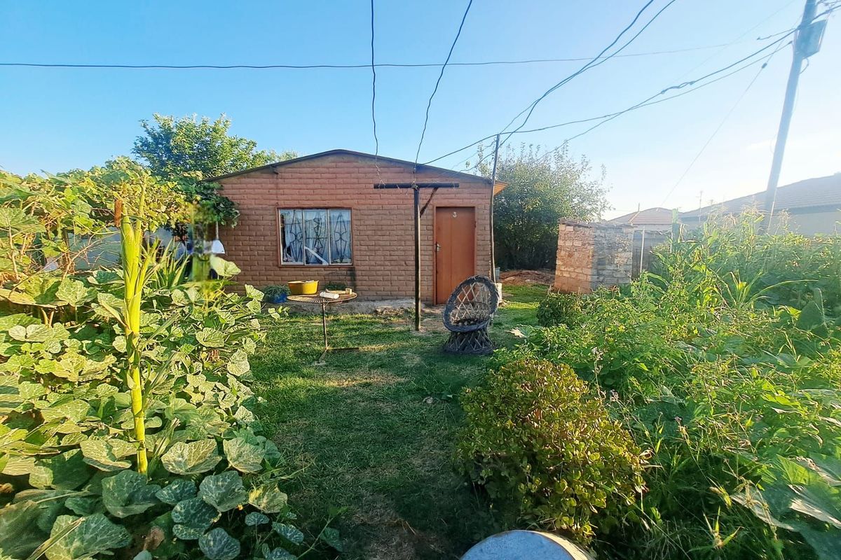 House For Sale in Mamelodi East - Photo 2