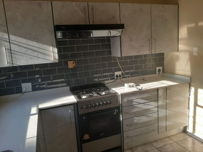 House To Rent in Woodmere - Photo 4