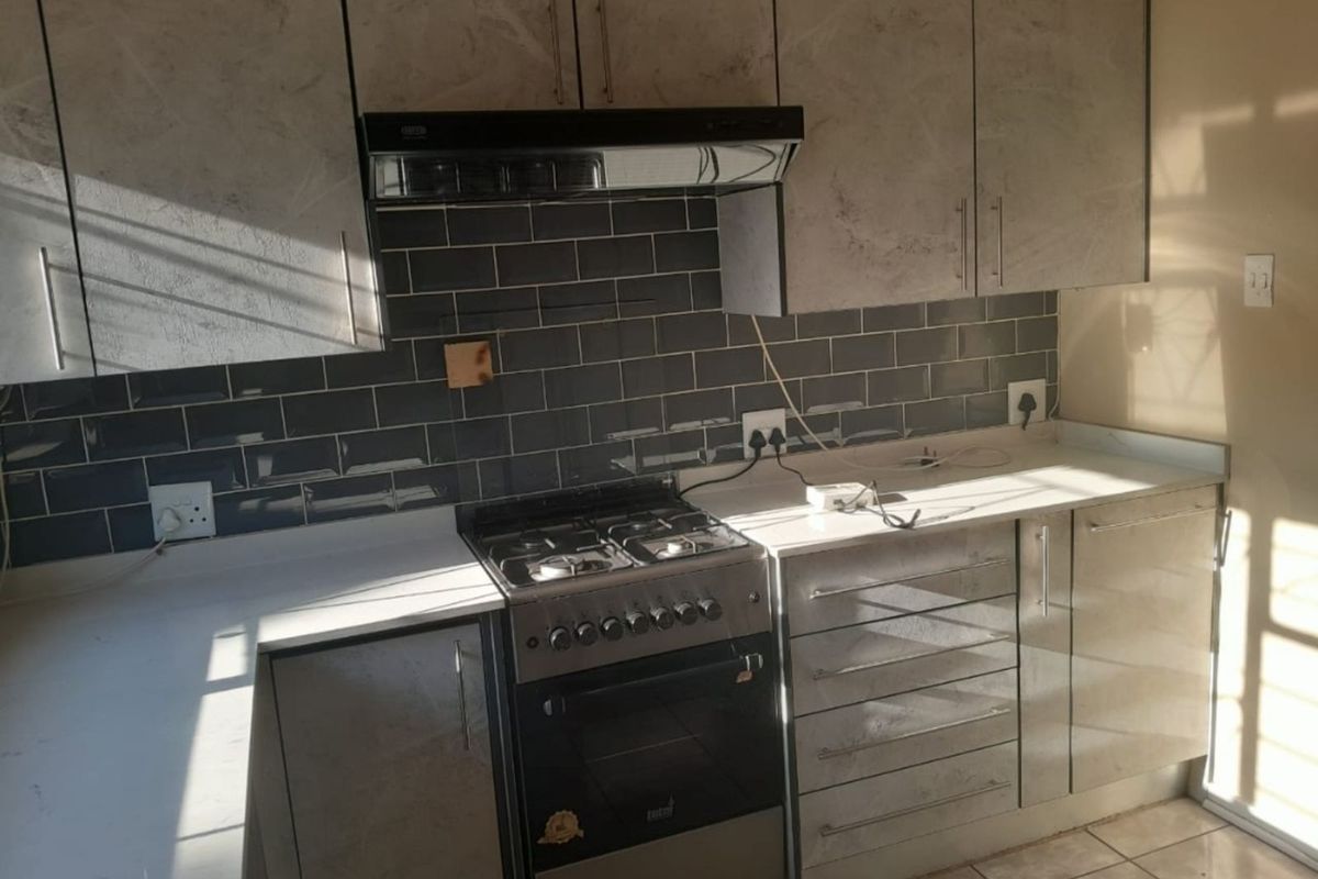 House To Rent in Woodmere - Photo 4