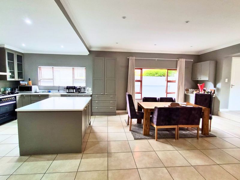 House For Sale in Beverley - Photo 3