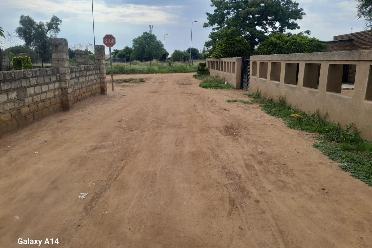 Retail For Sale in Hammanskraal Central - Photo 4