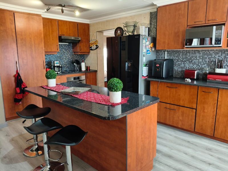 House For Sale in Kenmare - Photo 3