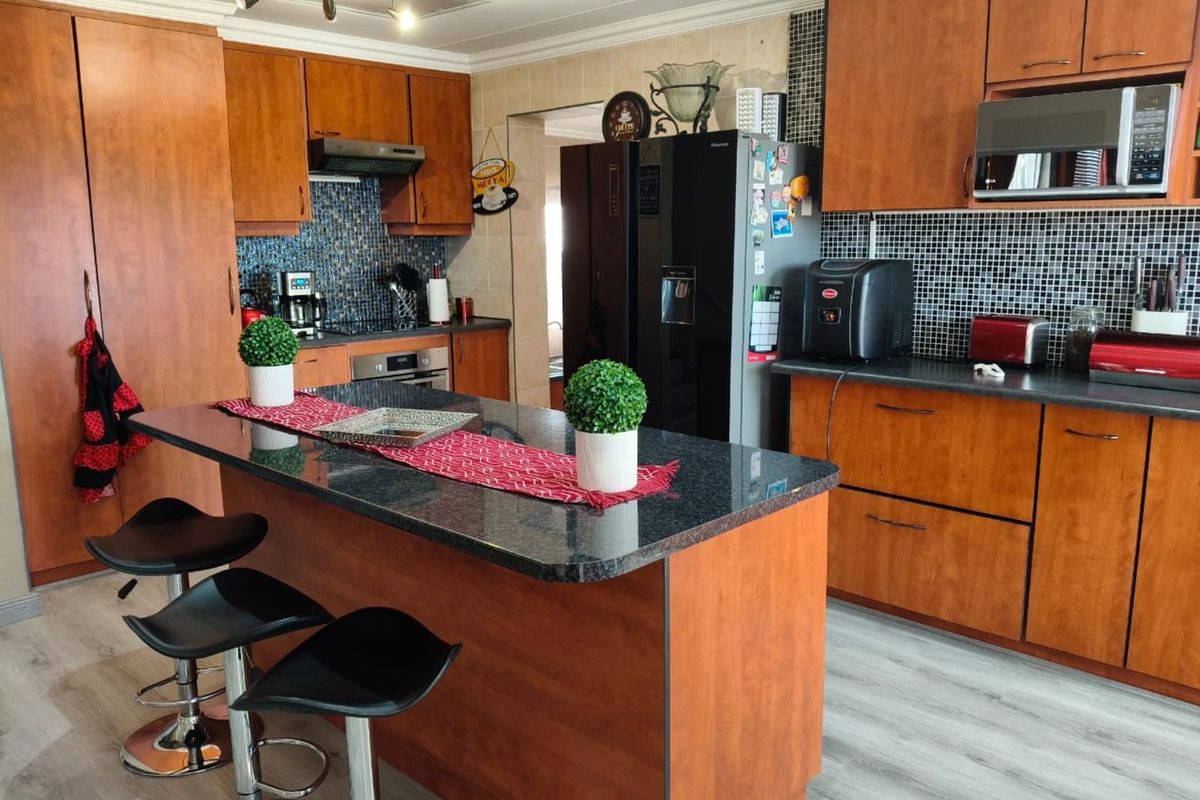 House For Sale in Kenmare - Photo 3