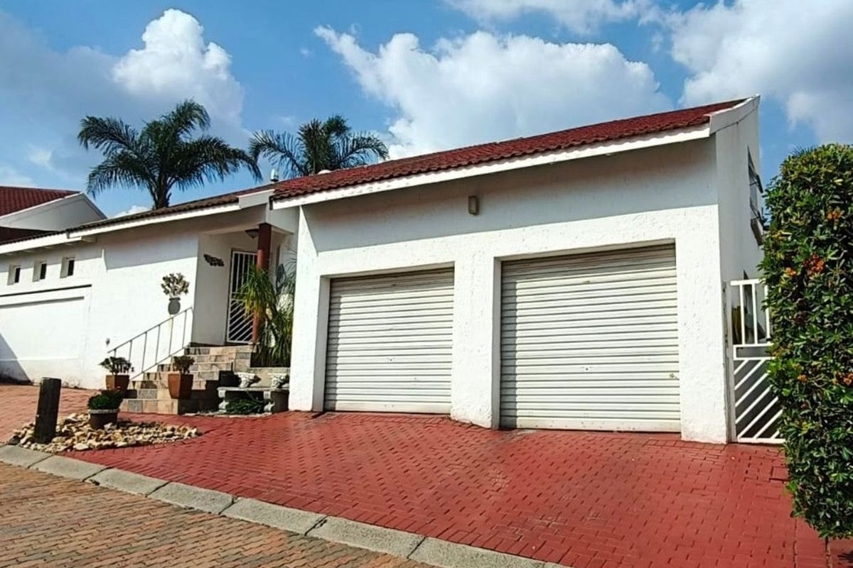 House For Sale in Kenmare - Photo 2