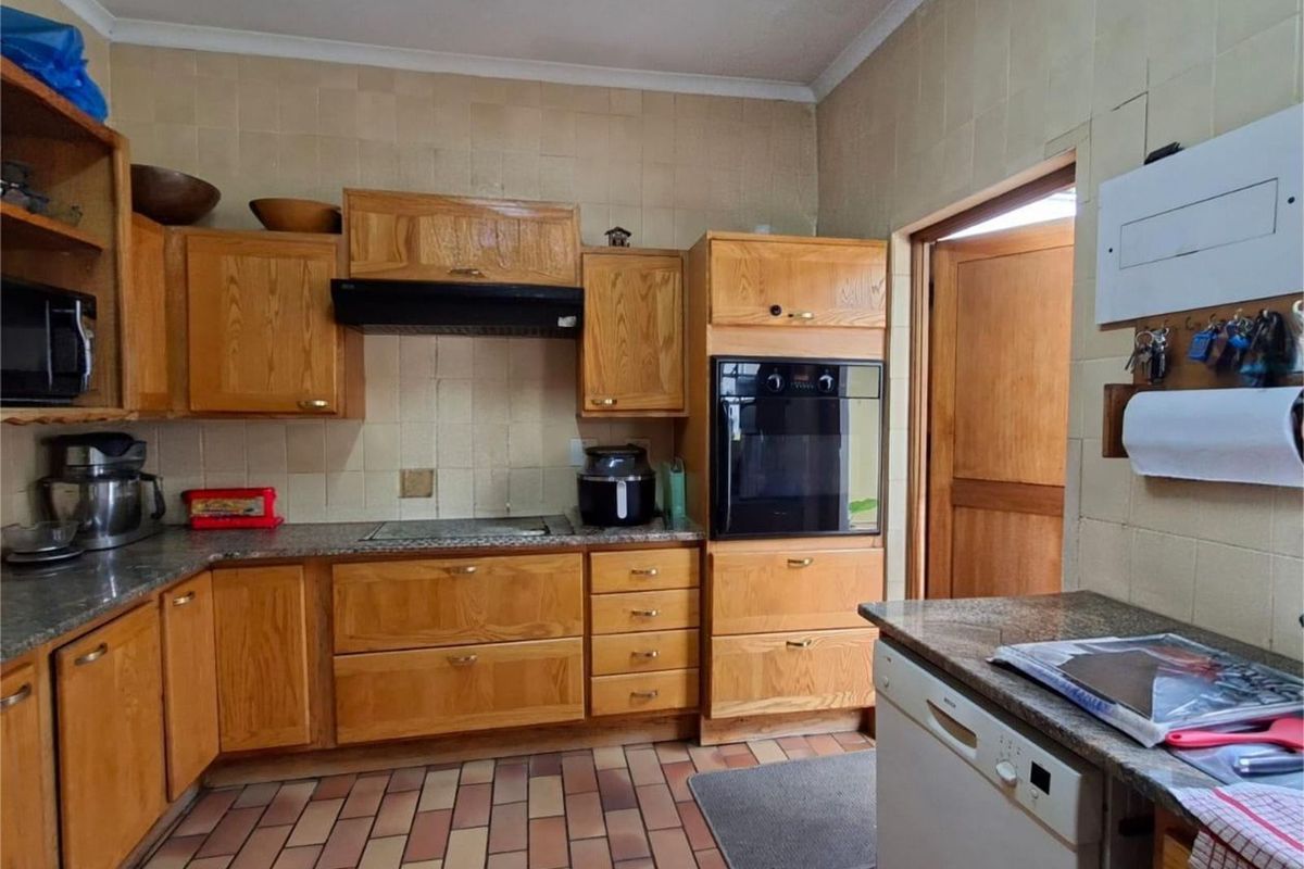 House For Sale in Rietondale - Photo 4