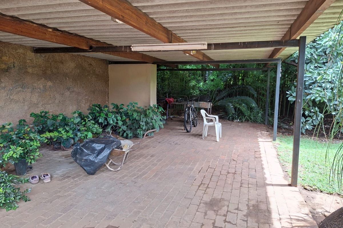 House For Sale in Rietondale - Photo 2